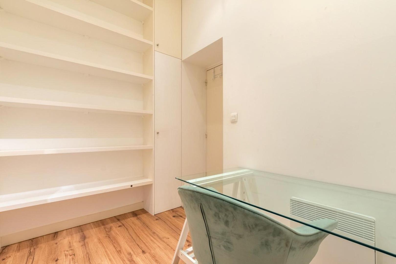 Modern, Quiet 3-Bedroom Apartment With Parking Марк-ан-Барёль Экстерьер фото